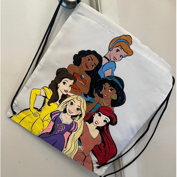 13 x 15 Hand Painted Disney "Princesses" Girl's Kid's Drawstring Backpack - Picture 1 of 4